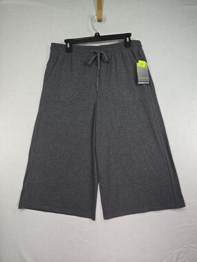 NEW TEK GEAR On The Go Grey Capri Mid Rise Women's Large Dry Tek Stright Active